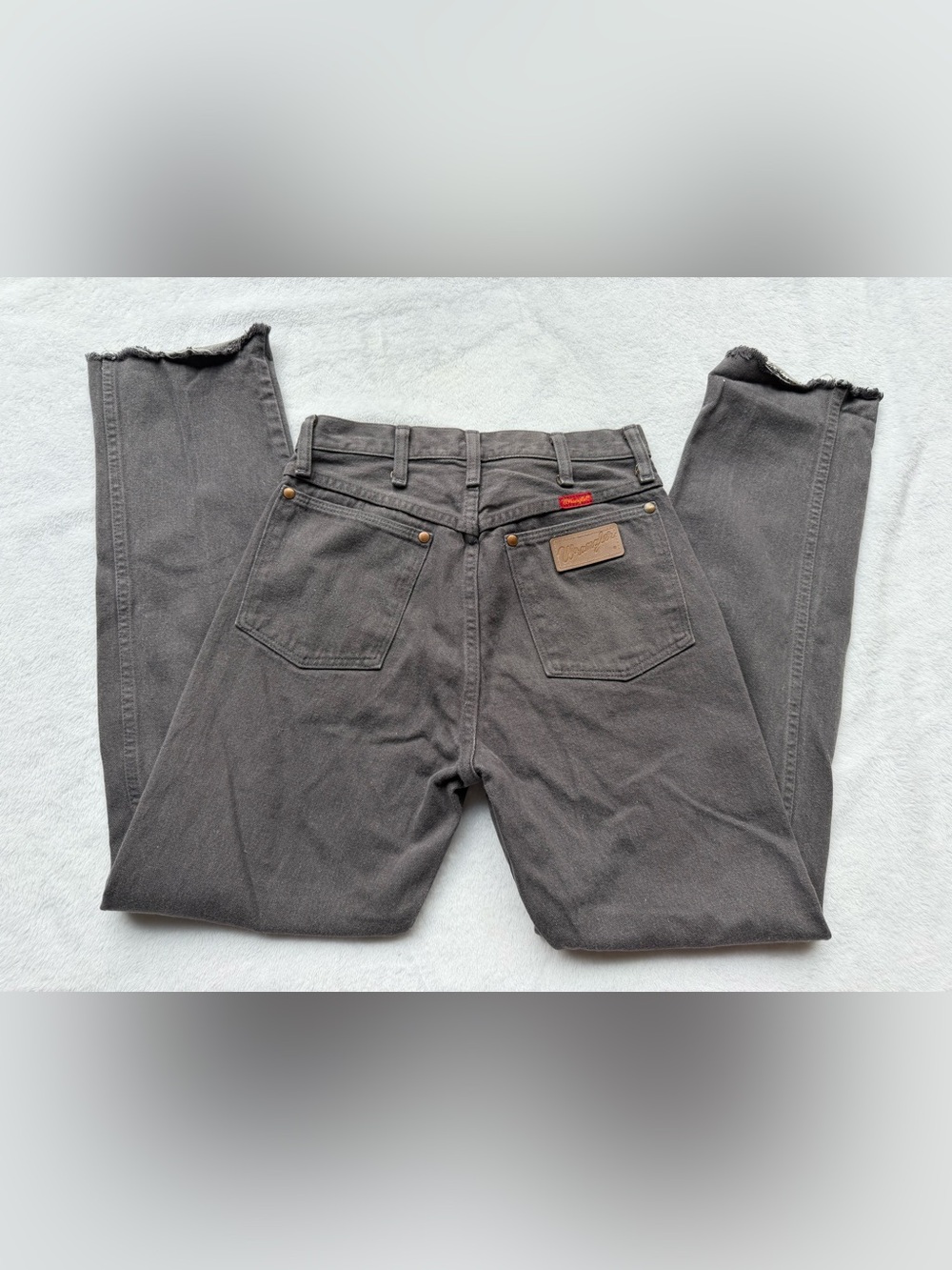 Vtg Wrangler 90s Grey Rigid Denim Distressed Raw Hem Crop Jeans Size 32